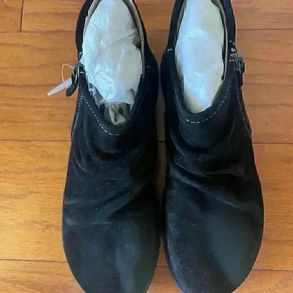 Comfortiva Calla Black Suede Size 7.5.  BRAND NEW (Save $40.00) - Picture 10 of 12